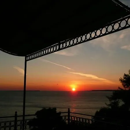 Avra Private Appartement