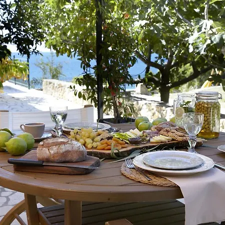 Apartment Avra Private
