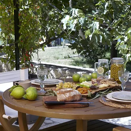 Apartament Avra Private