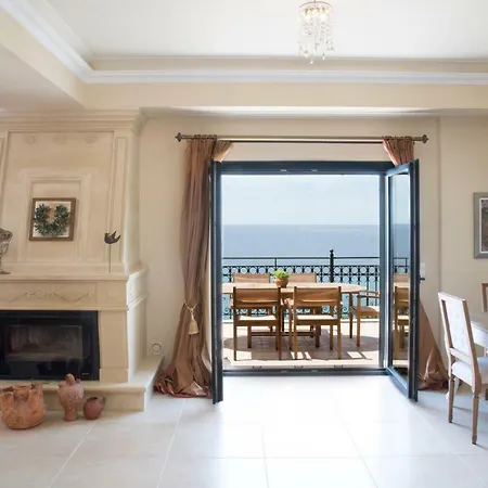 Avra Private Apartman *