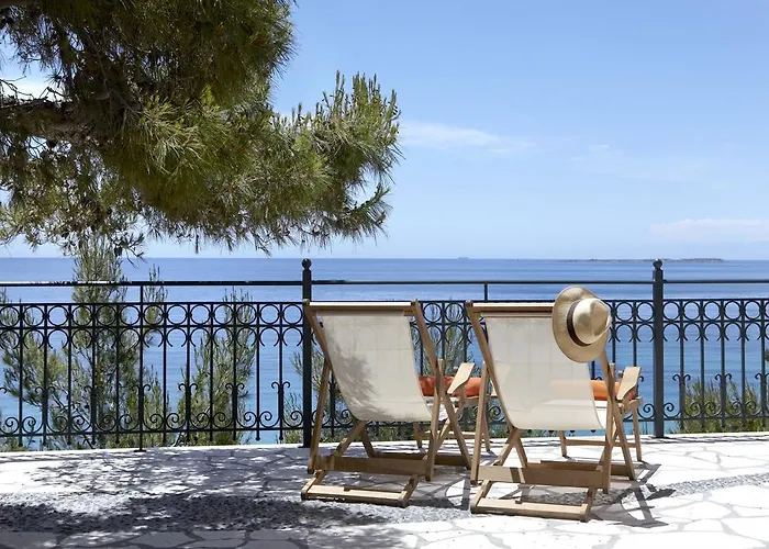 Avra Private * לאסי