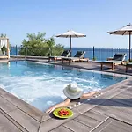 Avra Private Appartement *